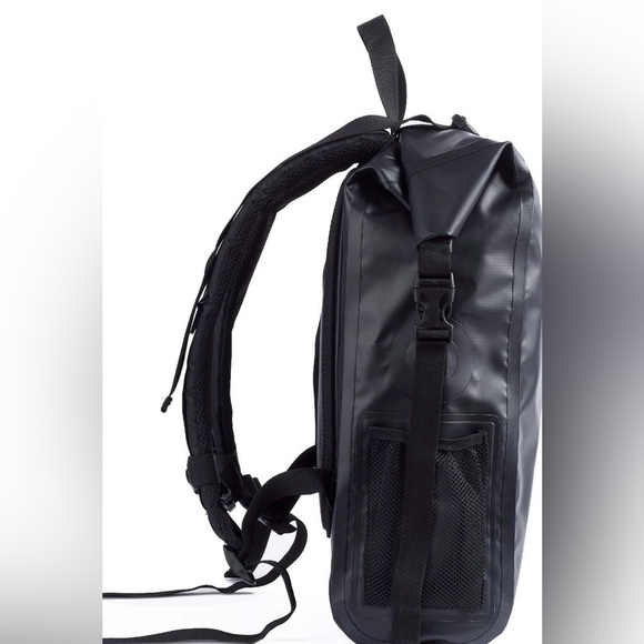 Waterproof Faraday Dry Bag - 17L Backpack - Picture 5 of 14